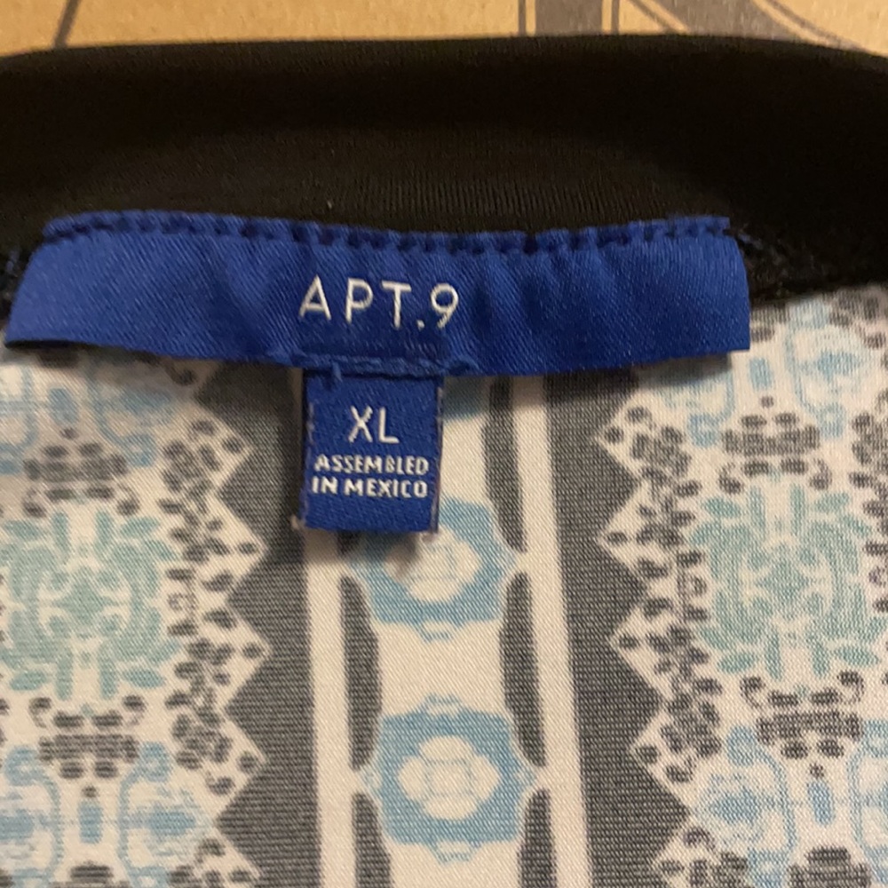 Apt 9 Sleeveless Tunic Style Top - Picture 4 of 5